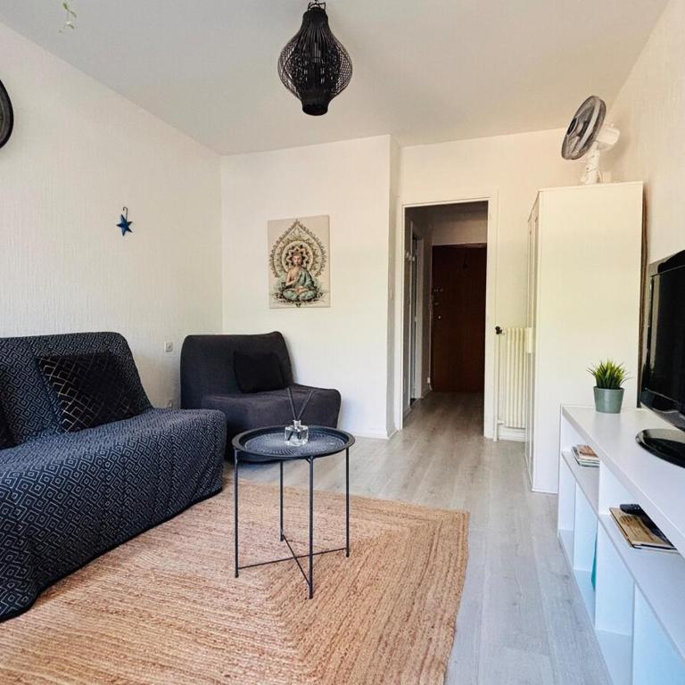3-person apartment - Beach & city center within walking distance - One-Bedroom Apartment - 4