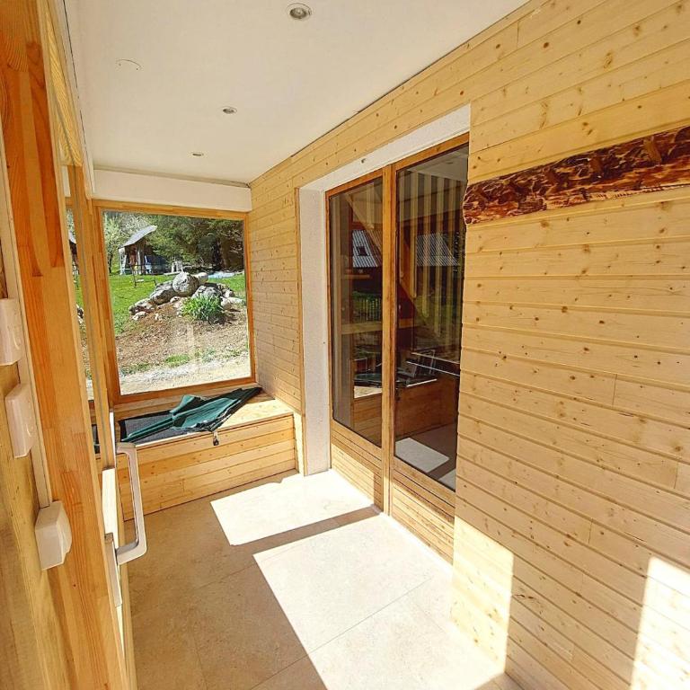 Chez Mamette & Papette - Chartreuse Chalet - Three-Bedroom Chalet - 41