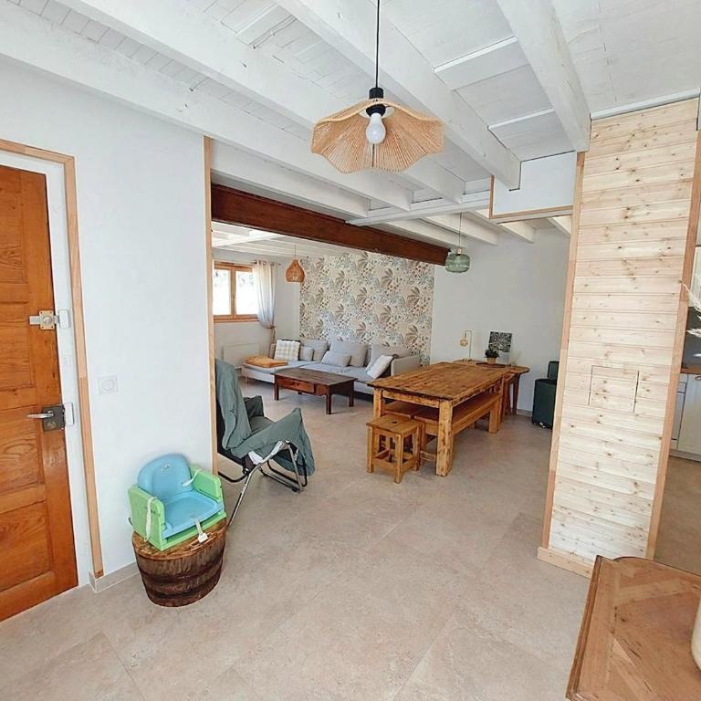 Chez Mamette & Papette - Chartreuse Chalet - Three-Bedroom Chalet - 10