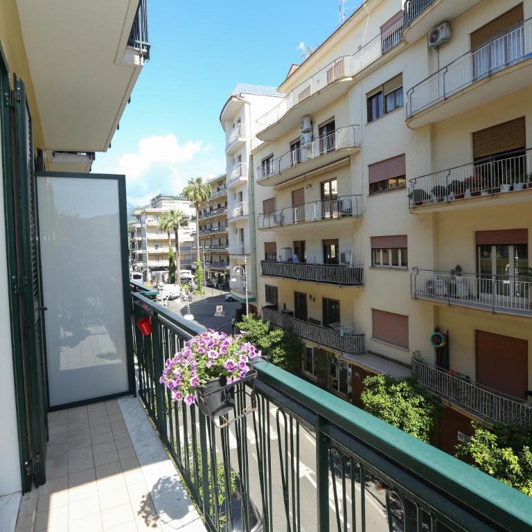 Ricomincio da Tre - Camera Matrimoniale Deluxe con Balcone - 4