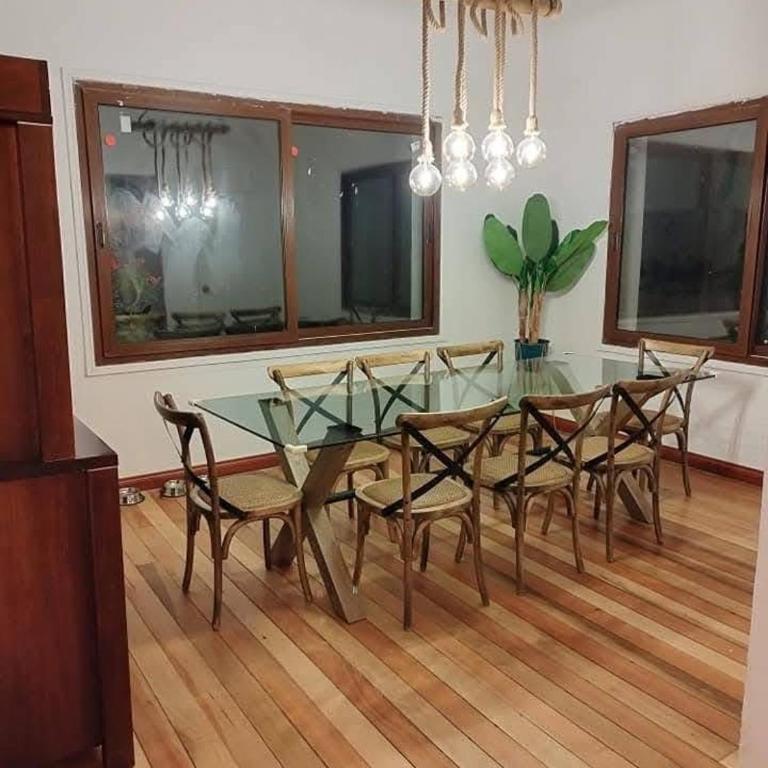 Gran casa con tinaja a pasos de la playa - Three-Bedroom House - 51