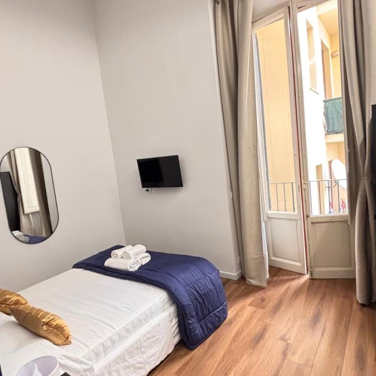 Aura Suites Florence - Studio with Balcony - 16