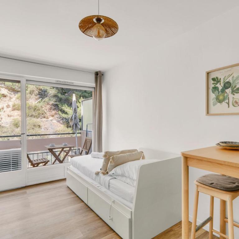 Cosy & Quiet studio with AC and Balcony with a view of nature - Apartment mit 1 Schlafzimmer - 8