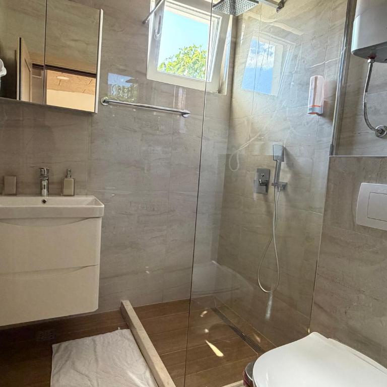 Apartments Memories EV ch 11kW available - Apartman sa 1 Spavaćom Sobom, Balkonom i Pogledom na Planinu - 5