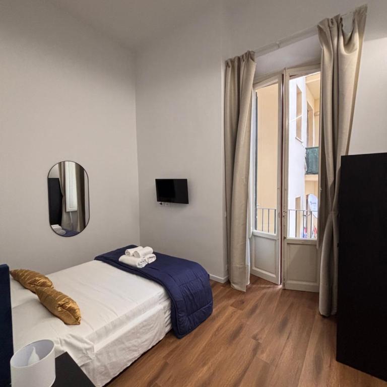 Aura Suites Florence - Studio with Balcony - 15