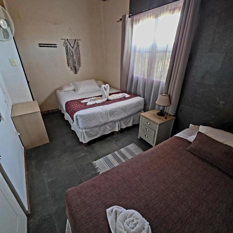Hostal Desert - Habitación Triple con baño - 1
