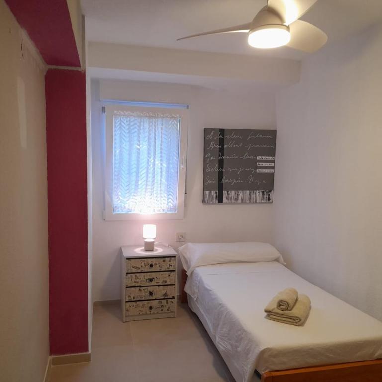 A 50 metros del mar y en 2 paradas de bus estas en el centro de Alicante - Apartamento con vistas al mar - 28