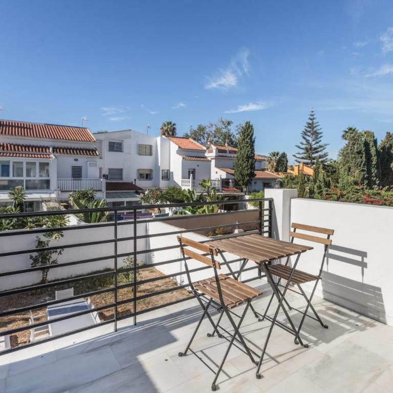 Luxurious And Modern Family Home - Villa con vistas al jardín - 6
