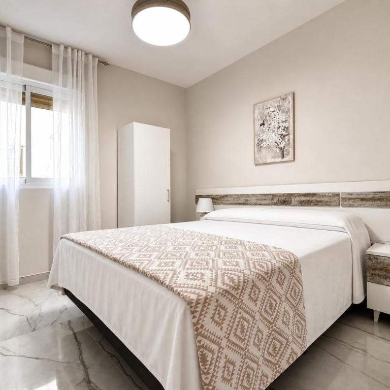 Apartamento Santa Marina con Parking Privado - Centro Histórico Córdoba - Two-Bedroom Standard Apartment - 2