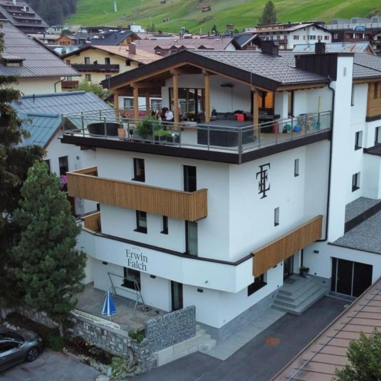 Holiday Apartment in St Anton - Apartment mit 2 Schlafzimmern - 1