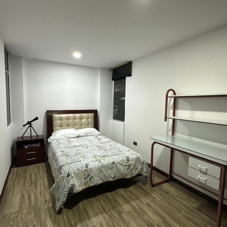Ely's house - Four-Bedroom Apartment with Balcony - 10