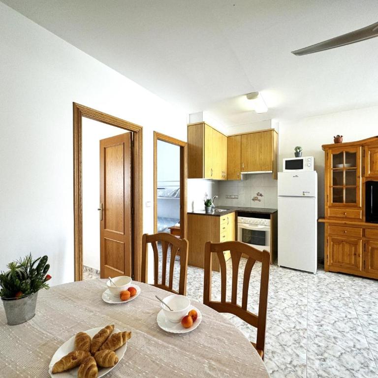 Apartamento con Piscina a 2 Minutos de la Playa en el Corazón de Riells - HISP-7-26 - Apartment - 9