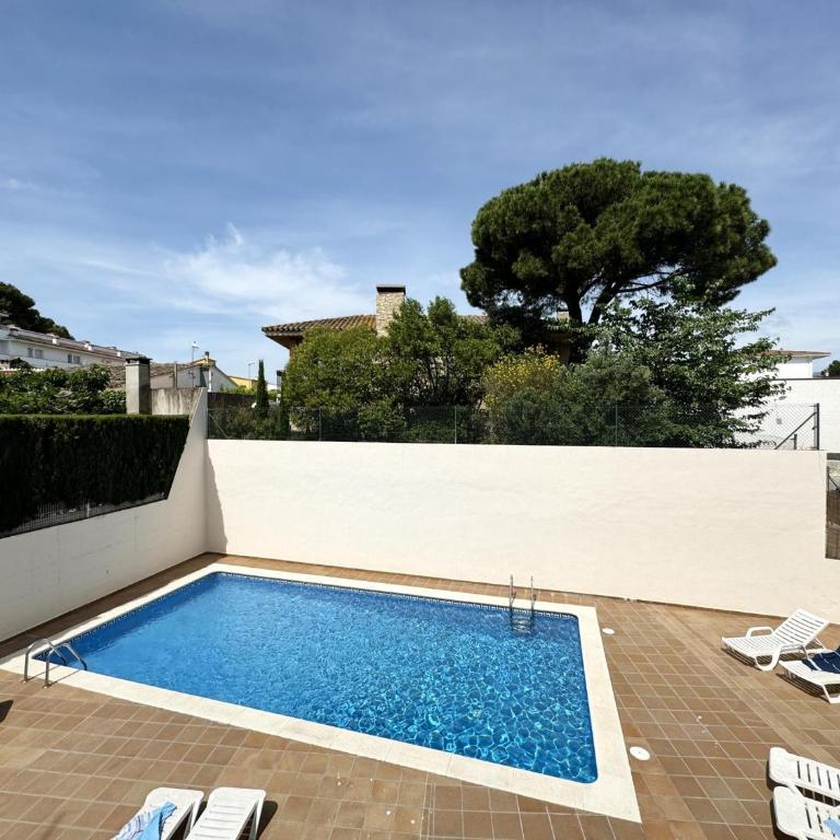 Apartamento Manel 11: Piscina y a 5 Minutos de la Playa en Torroella de Montgrí - HISP-7-22 - Apartment - 5