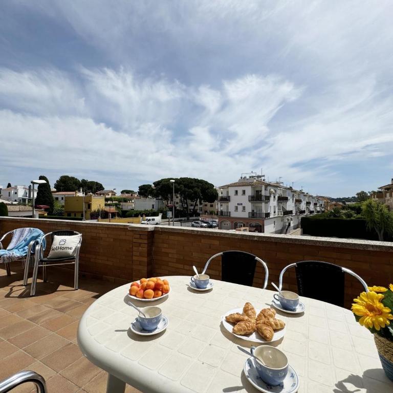 Apartamento Manel 11: Piscina y a 5 Minutos de la Playa en Torroella de Montgrí - HISP-7-22 - Apartment - 9