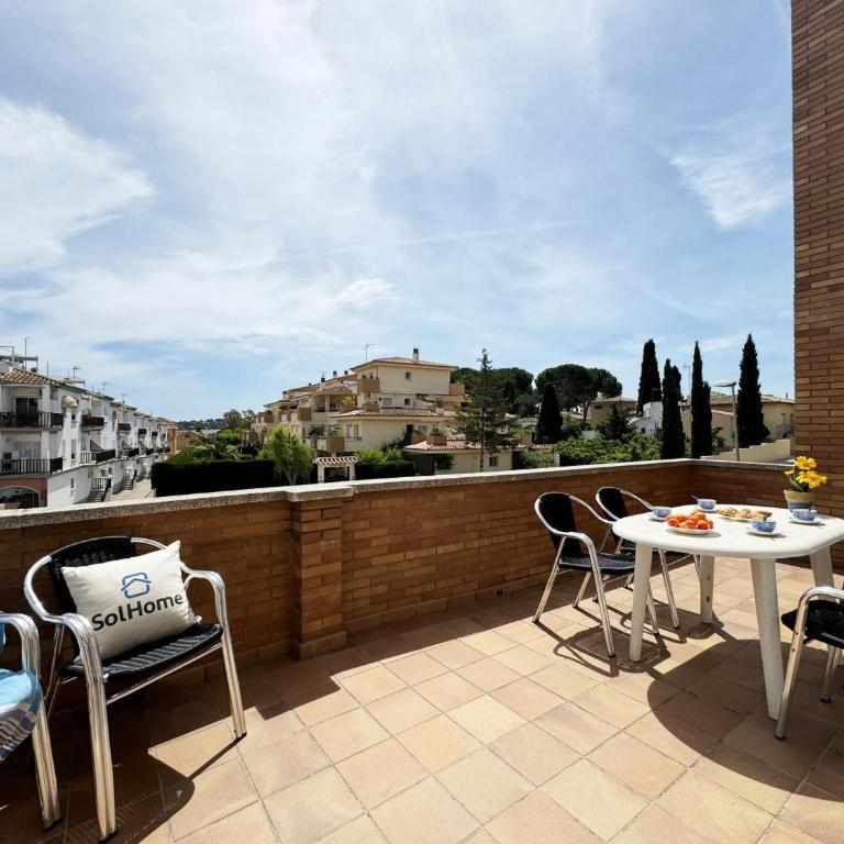 Apartamento Manel 11: Piscina y a 5 Minutos de la Playa en Torroella de Montgrí - HISP-7-22 - Apartment - 10