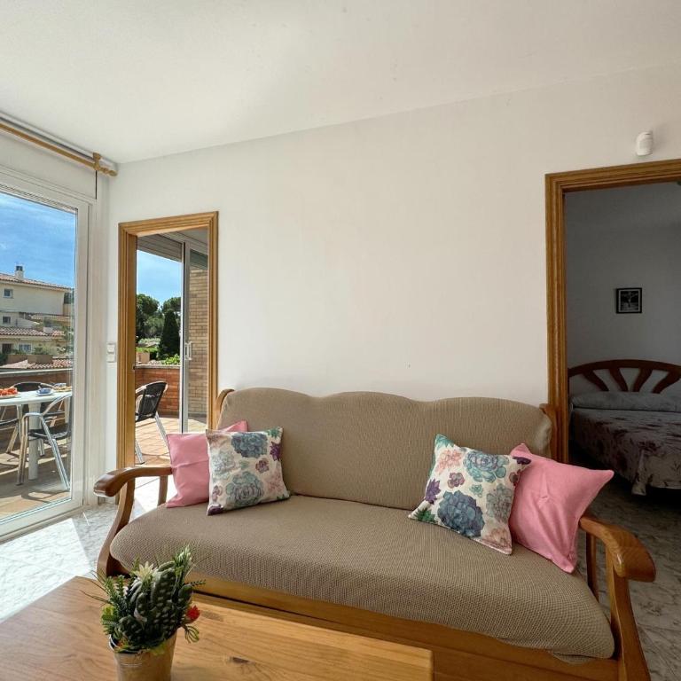 Apartamento Manel 11: Piscina y a 5 Minutos de la Playa en Torroella de Montgrí - HISP-7-22 - Apartment - 12