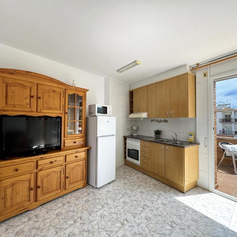 Apartamento Manel 11: Piscina y a 5 Minutos de la Playa en Torroella de Montgrí - HISP-7-22 - Apartment - 17