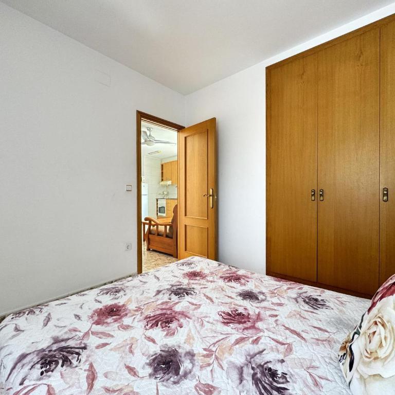 Apartamento Manel 11: Piscina y a 5 Minutos de la Playa en Torroella de Montgrí - HISP-7-22 - Apartment - 24