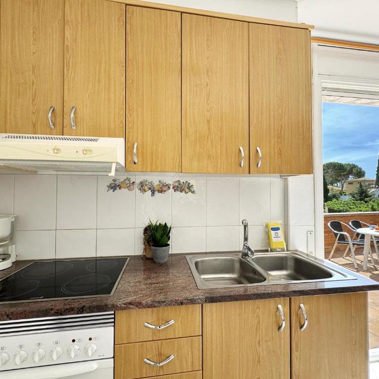 Apartamento con Piscina a 5 Min de la Playa de Riells, Ideal para Familias - HISP-7-23 - Apartment - 19
