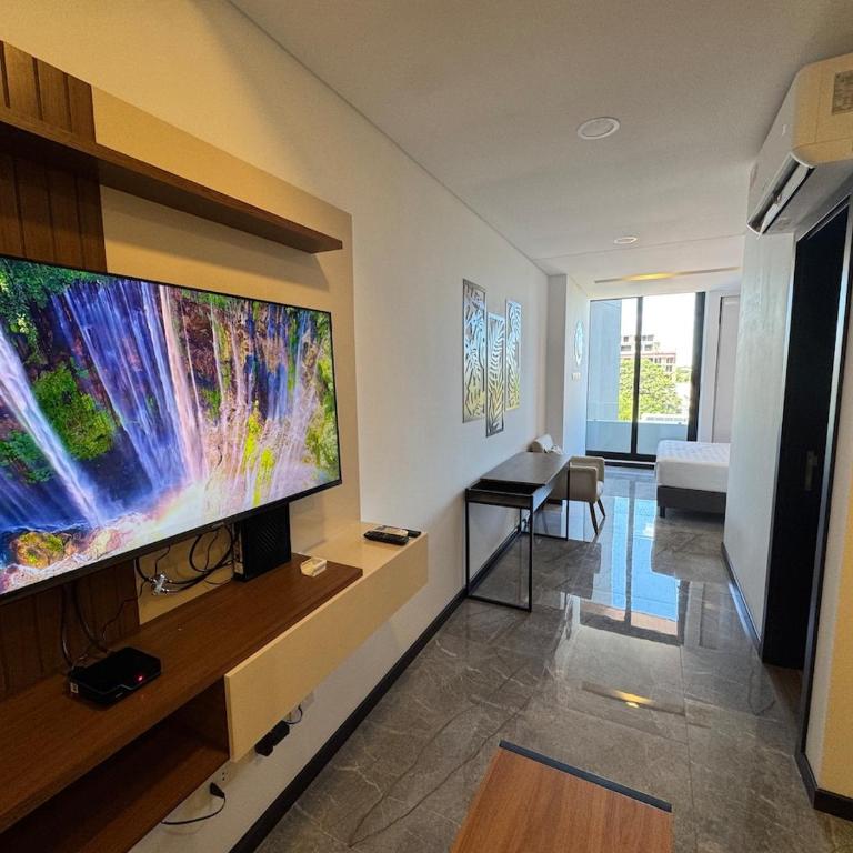 Luxury and Comfort Modern Apartment with Unique Touches - One-Bedroom Apartment - 13