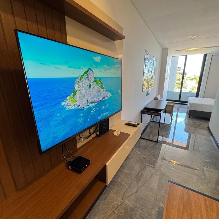 Luxury and Comfort Modern Apartment with Unique Touches - One-Bedroom Apartment - 17