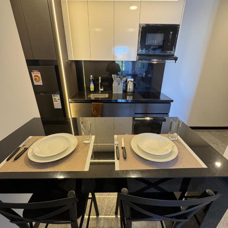 Luxury and Comfort Modern Apartment with Unique Touches - One-Bedroom Apartment - 24
