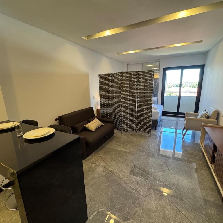 Experience Luxury in the Heart of Santa Cruz - One-Bedroom Apartment - 1