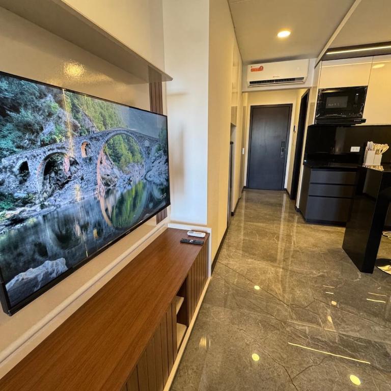 Experience Luxury in the Heart of Santa Cruz - One-Bedroom Apartment - 12