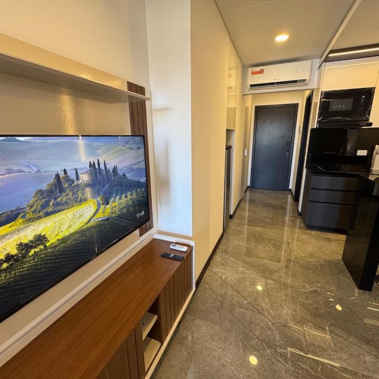 Experience Luxury in the Heart of Santa Cruz - One-Bedroom Apartment - 14