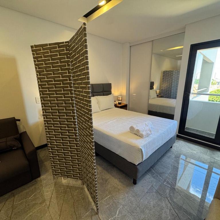 Experience Luxury in the Heart of Santa Cruz - One-Bedroom Apartment - 15
