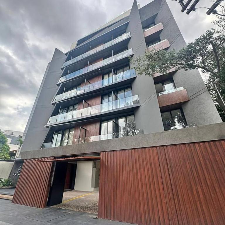 Experience Luxury in the Heart of Santa Cruz - One-Bedroom Apartment - 18