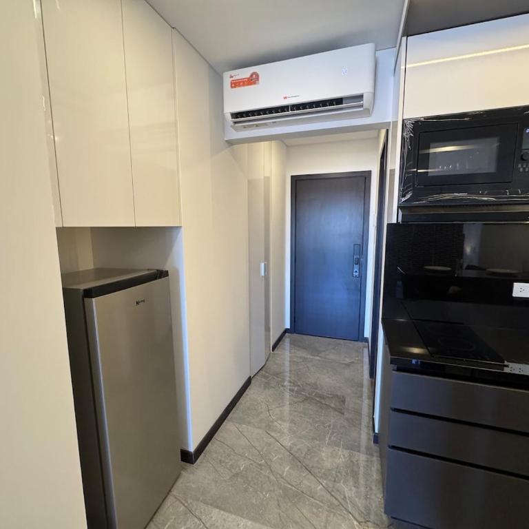 Experience Luxury in the Heart of Santa Cruz - One-Bedroom Apartment - 24