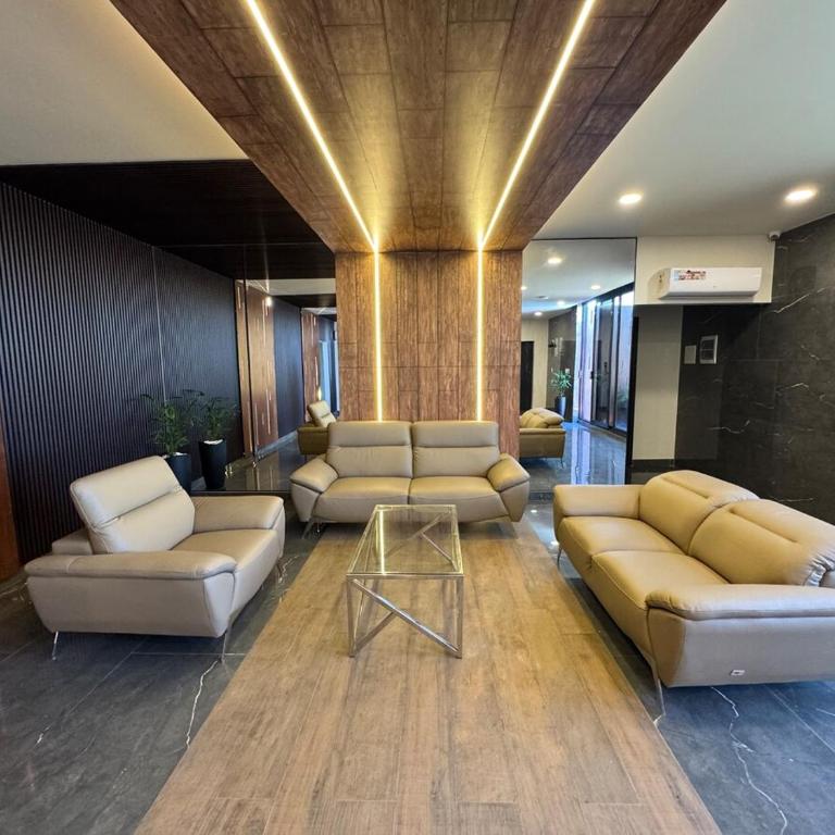 Experience Luxury in the Heart of Santa Cruz - One-Bedroom Apartment - 27