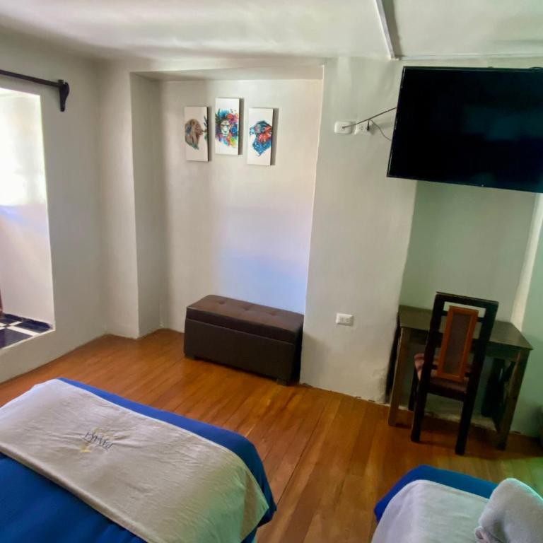 Santa Ana Garden House - Twin Room with Private Bathroom - 2