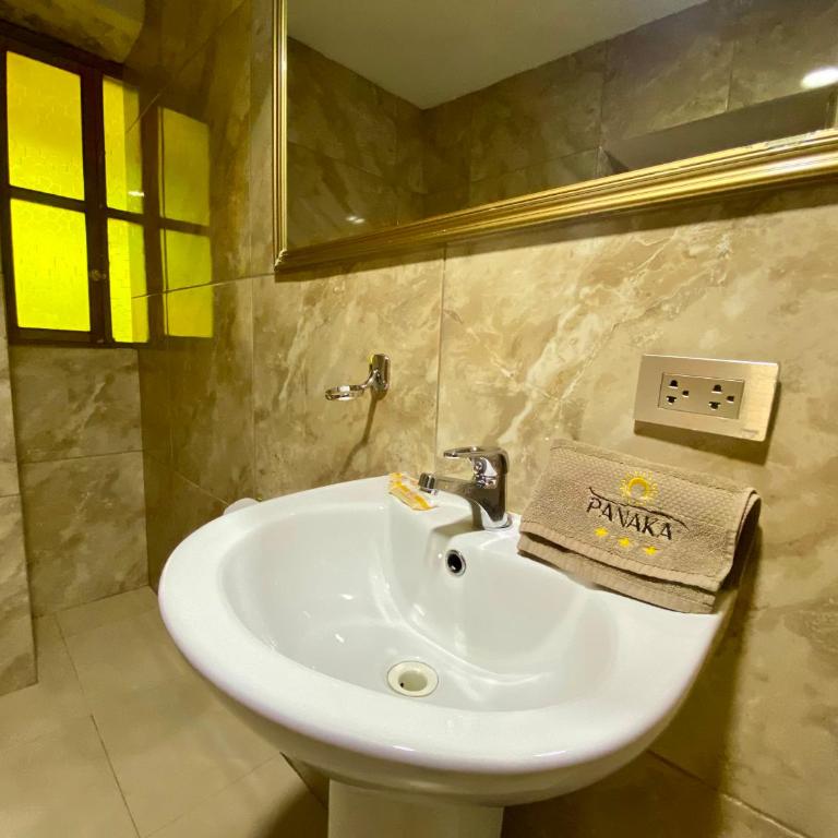 Santa Ana Garden House - Twin Room with Private Bathroom - 8