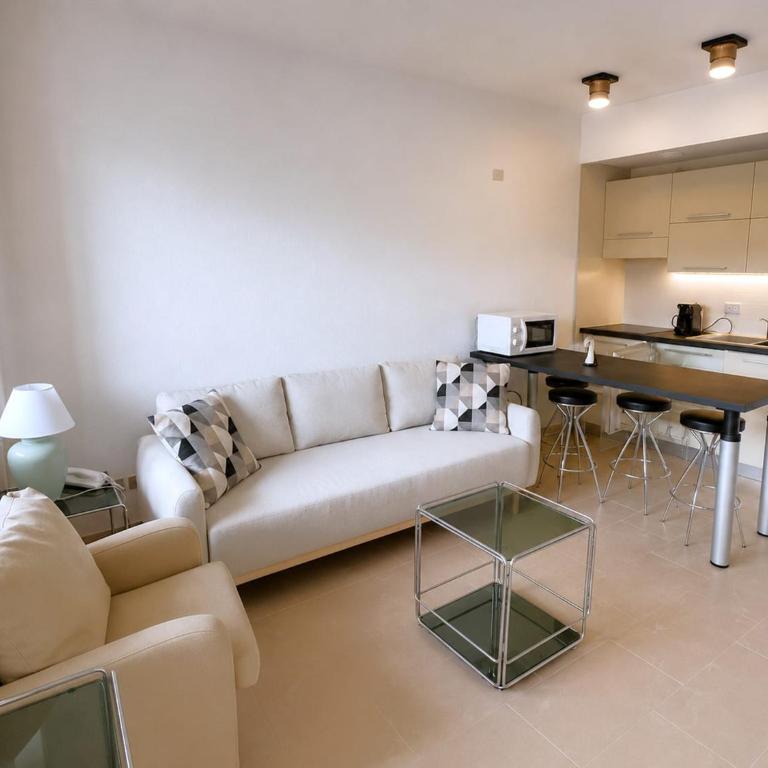 Lake View Apartment in Luino for 4 - Appartamento con 1 Camera da Letto - 2