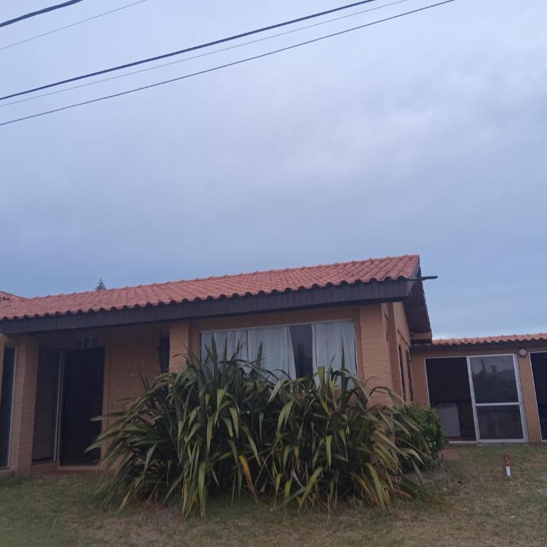 LodeSu - Four-Bedroom House - 1