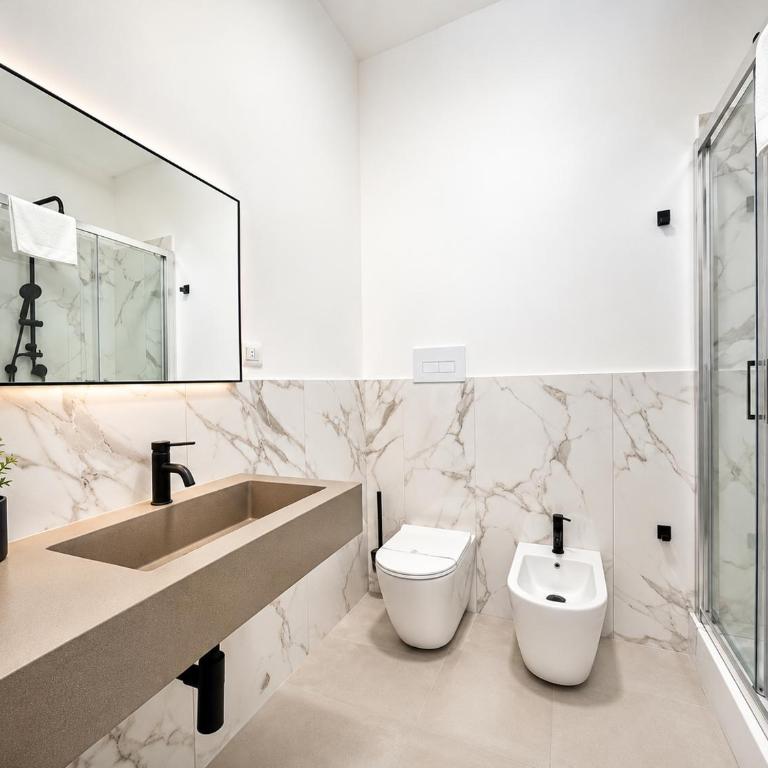 Regina Elena Rooms - Zimmer mit Kingsize-Bett und Balkon - 1