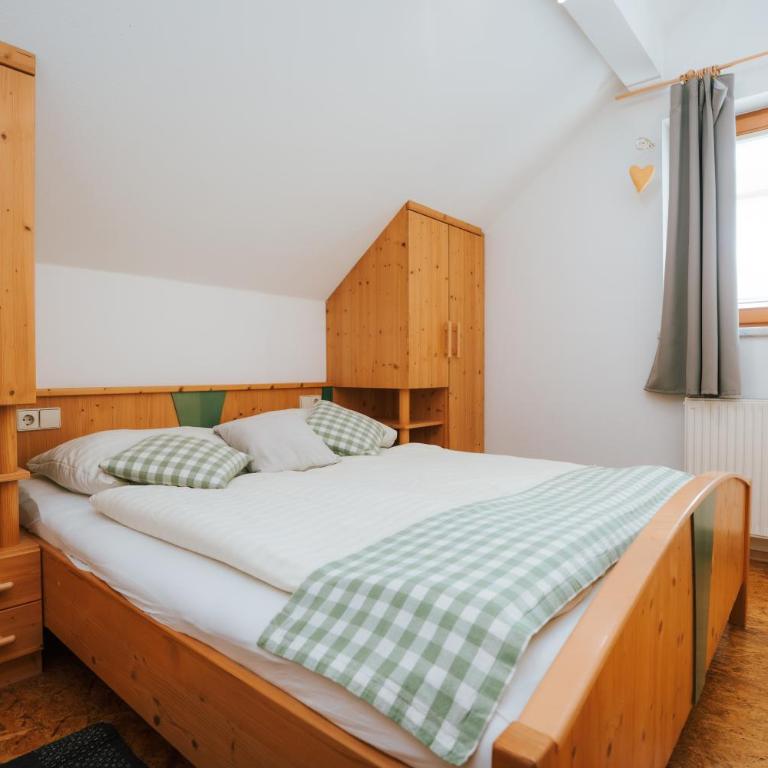 Gästehaus Berger - Apartment mit 2 Schlafzimmern und Balkon - 1