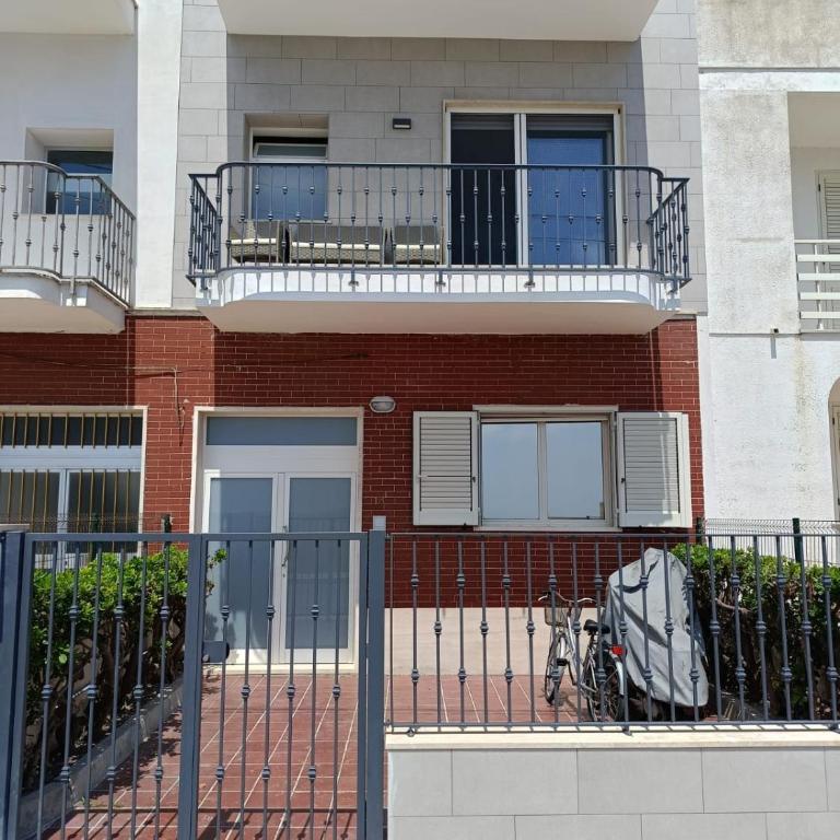 Casina Serafina, vista mare Torre dell'orso - Appartamento con 2 Camere da Letto - 3