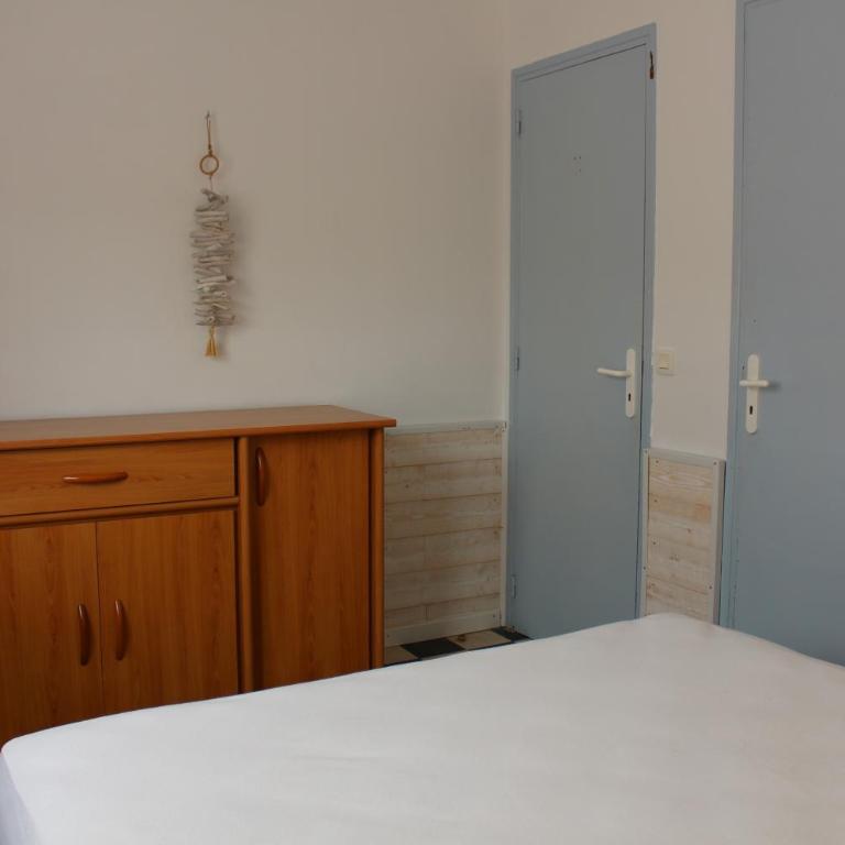 Villa Magaly T3 à 50 m de la plage et de Valras centre avec linge de lit et ménage inclus - Two-Bedroom Apartment - 12