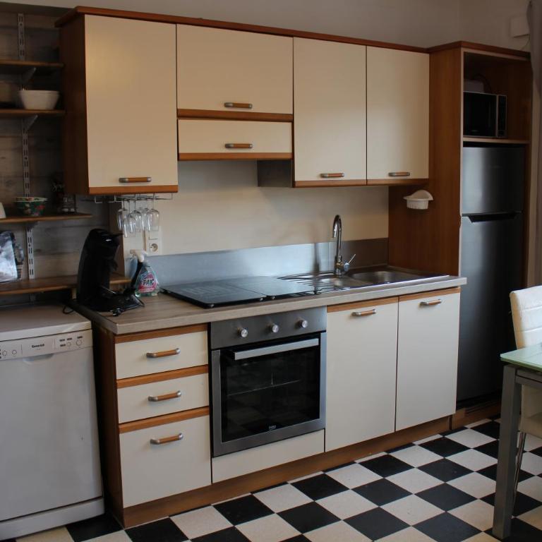 Villa Magaly T3 à 50 m de la plage et de Valras centre avec linge de lit et ménage inclus - Two-Bedroom Apartment - 3