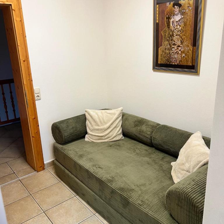 Mentebauer Traudi's Ferienhof - Dreibettzimmer mit Dusche - 4