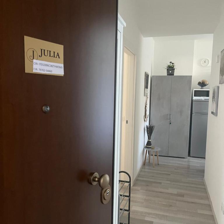 Julia affittacamere - Camera Matrimoniale con Bagno Privato - 2