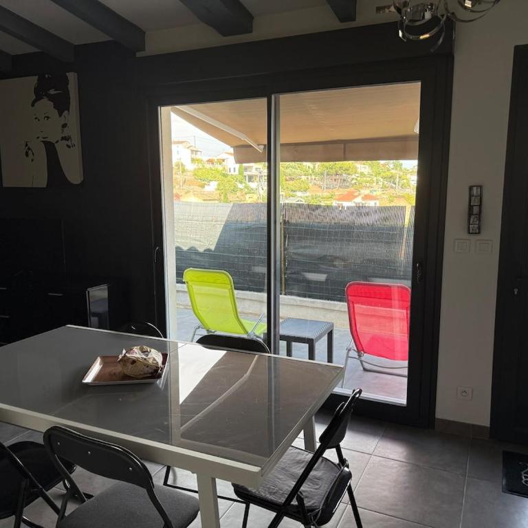Maisonnette Type T2 bis 4 à 5 personnes Marseille 15th - Appartement 1 Chambre avec Terrasse - 28