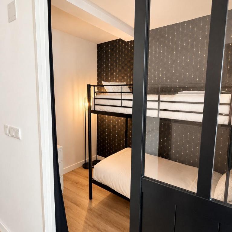Plage à 100 m, tout à pied, linge et ménage inclus - Three-Bedroom Apartment - 3