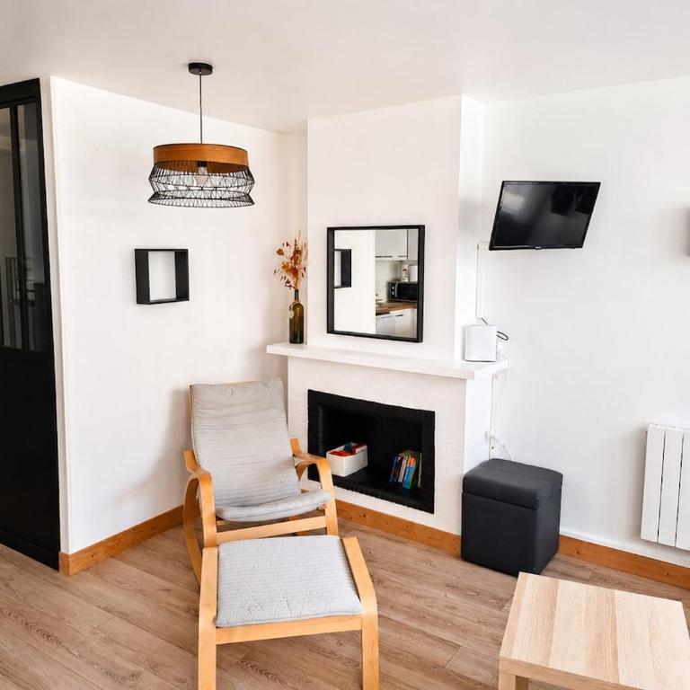 Plage à 100 m, tout à pied, linge et ménage inclus - Three-Bedroom Apartment - 8