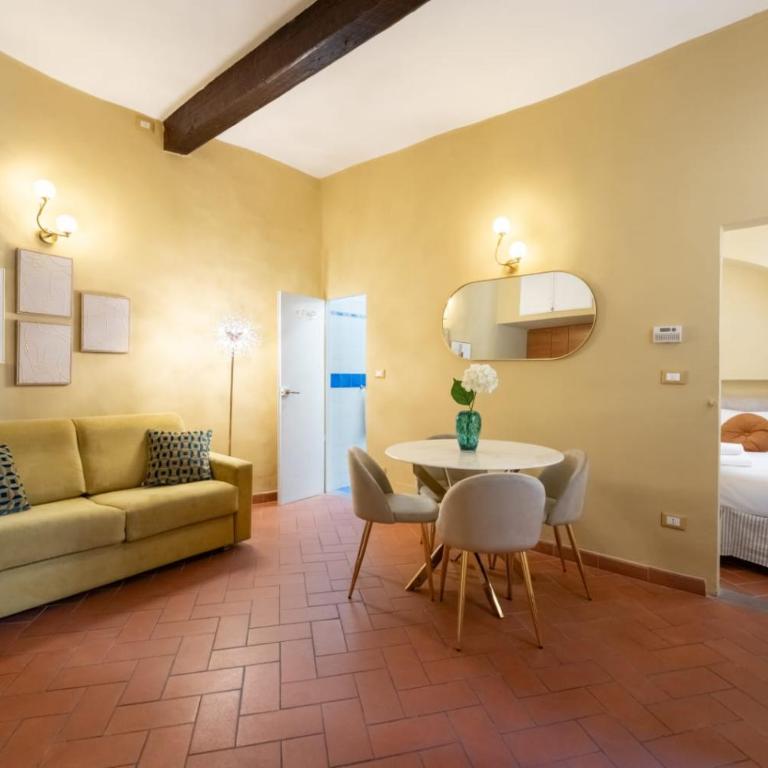 Ponte Vecchio Charming Flat- restyling june 2026 - One-Bedroom Apartment - 2