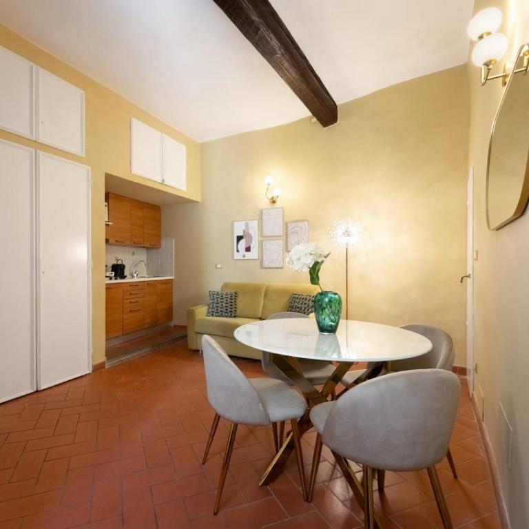 Ponte Vecchio Charming Flat- restyling june 2026 - One-Bedroom Apartment - 4