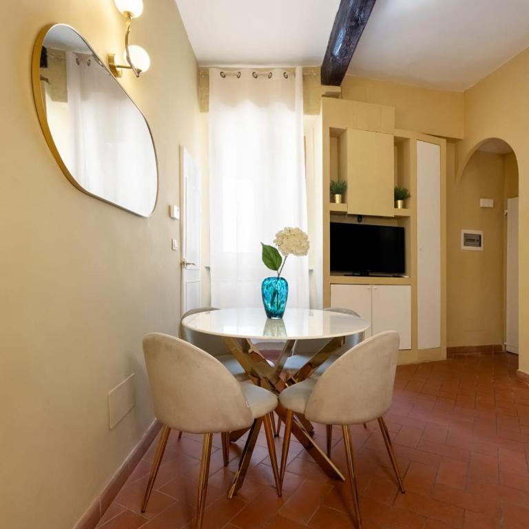 Ponte Vecchio Charming Flat- restyling june 2026 - One-Bedroom Apartment - 5